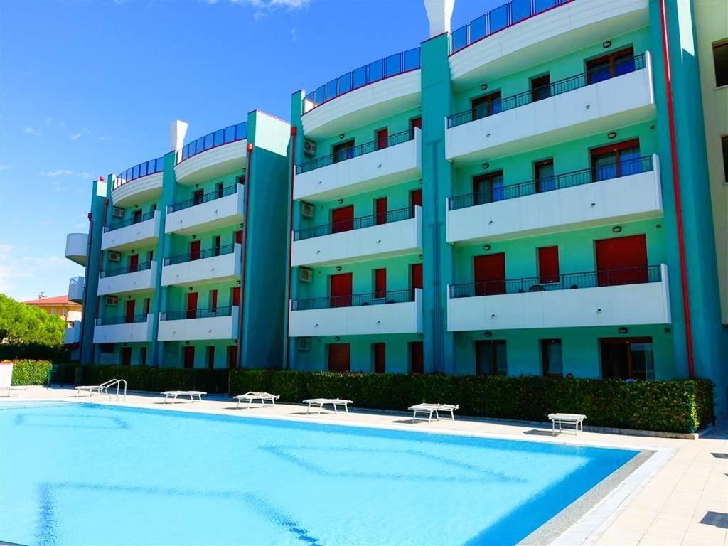 Residence Roberta Con Piscina - Agenzia Cocal Caorle Exterior photo