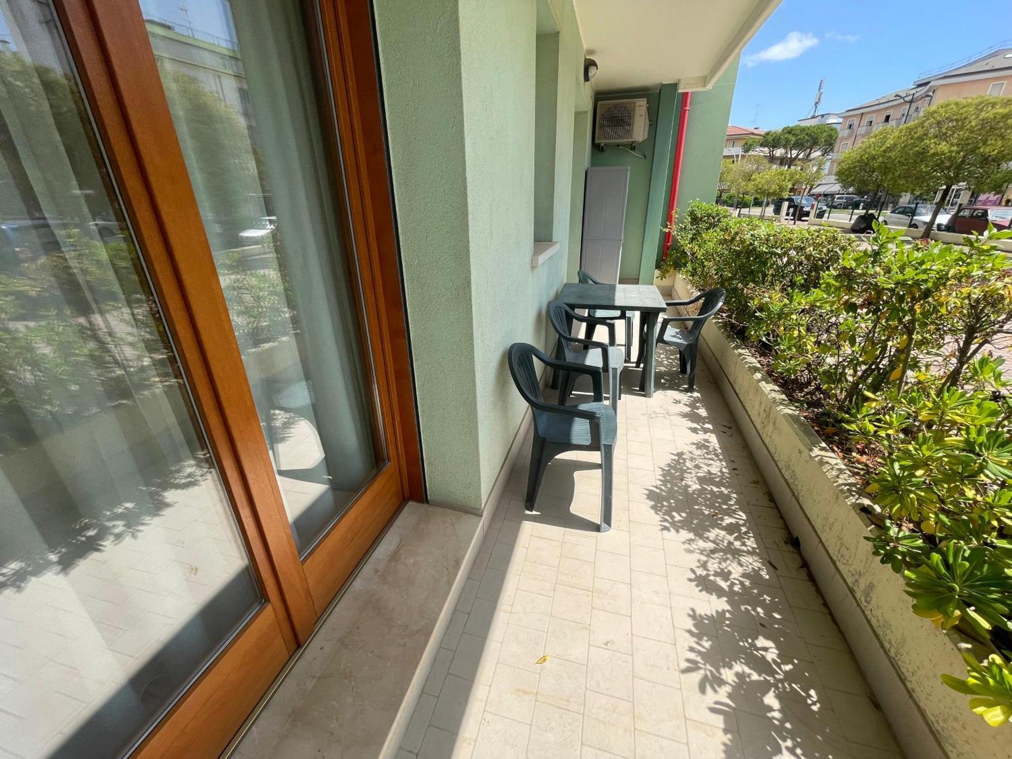 Residence Roberta Con Piscina - Agenzia Cocal Caorle Exterior photo