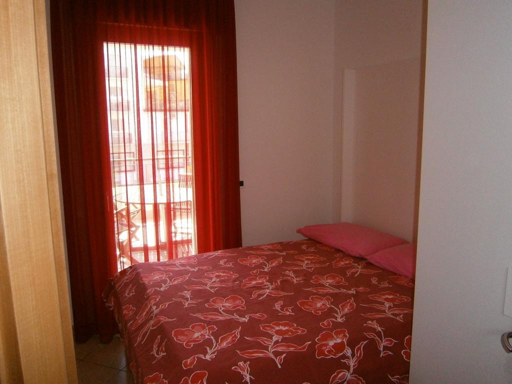 Residence Roberta Con Piscina - Agenzia Cocal Caorle Room photo
